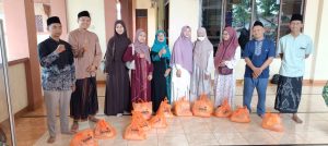 Lazismu Demak Salurkan Bantuan Peduli Guru dalam Rangka Milad Muhammadiyah ke-113 bersama PCM Mranggen