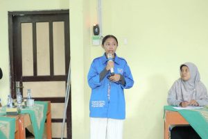 Jenia saat menyampaikan pengalamannya selama berada di Bayat