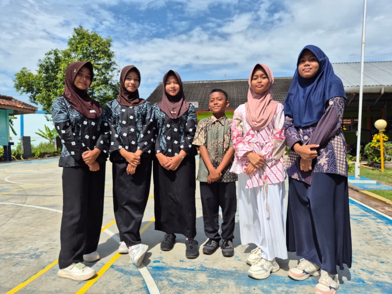 Dakwah Kultural Berkemajuan: Batik Bebas sebagai Bahasa Pendidikan di SMP Muhapuja