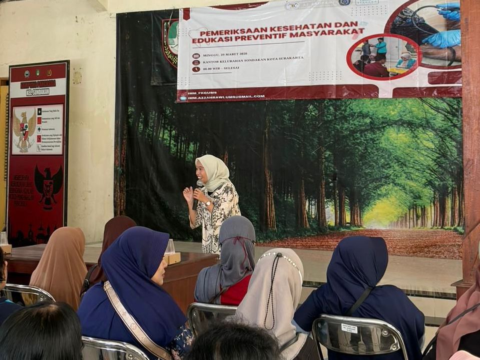 IMM FKG UMS Edukasi Warga Sondakan Jaga Pola Hidup Sehat Pasca Lebaran