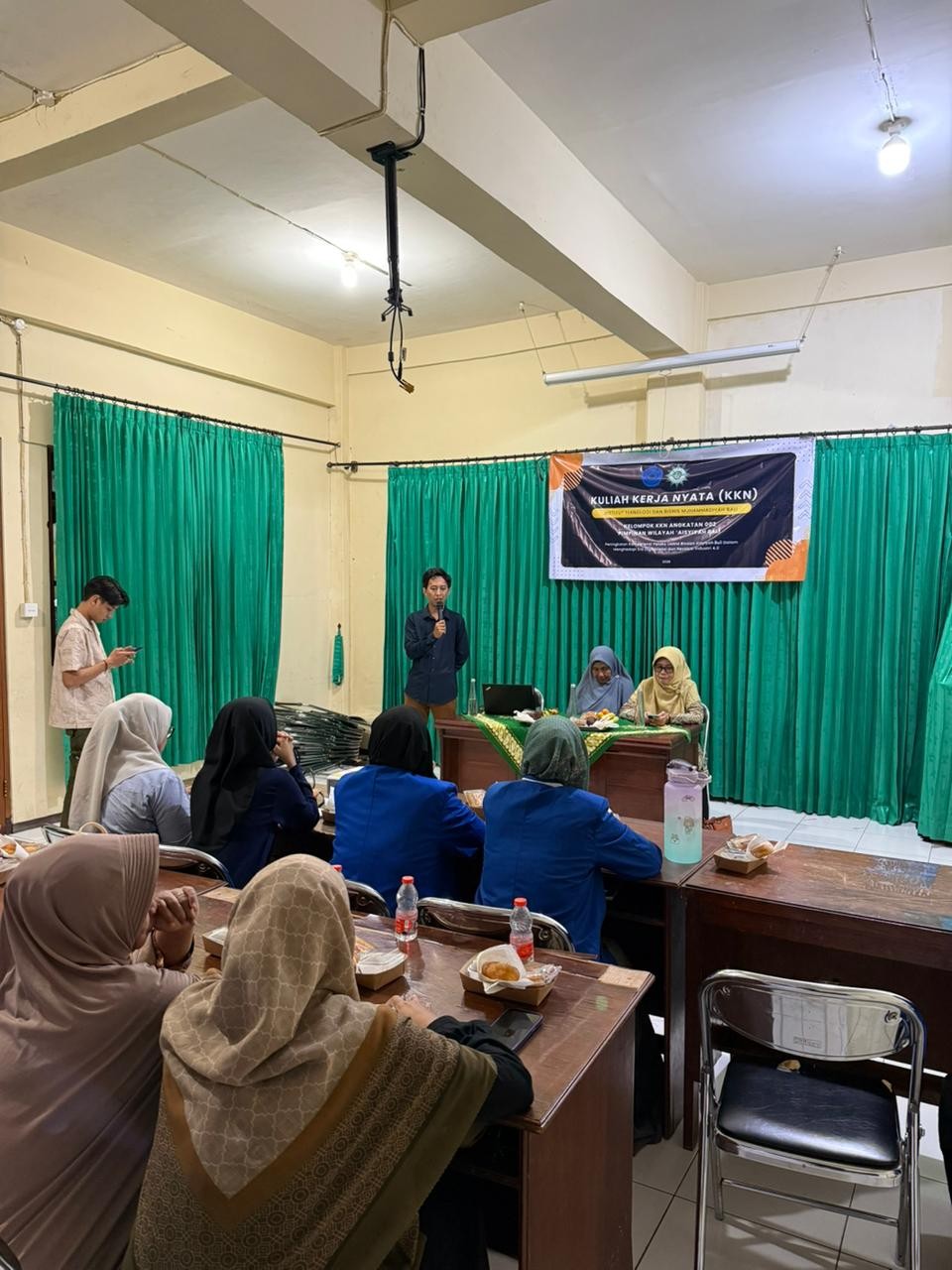 Mahasiswa ITBM Bali Gelar KKN Berbasis Komunitas, Dorong UMKM Aisyiyah Naik Kelas di Era Digital