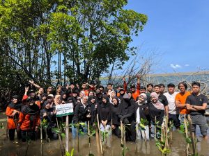 Kader Hizbul Wathan UMS Ikuti EcoJourney 2026, Wujudkan Aksi Nyata Pelestarian Lingkungan di Pantai Baros