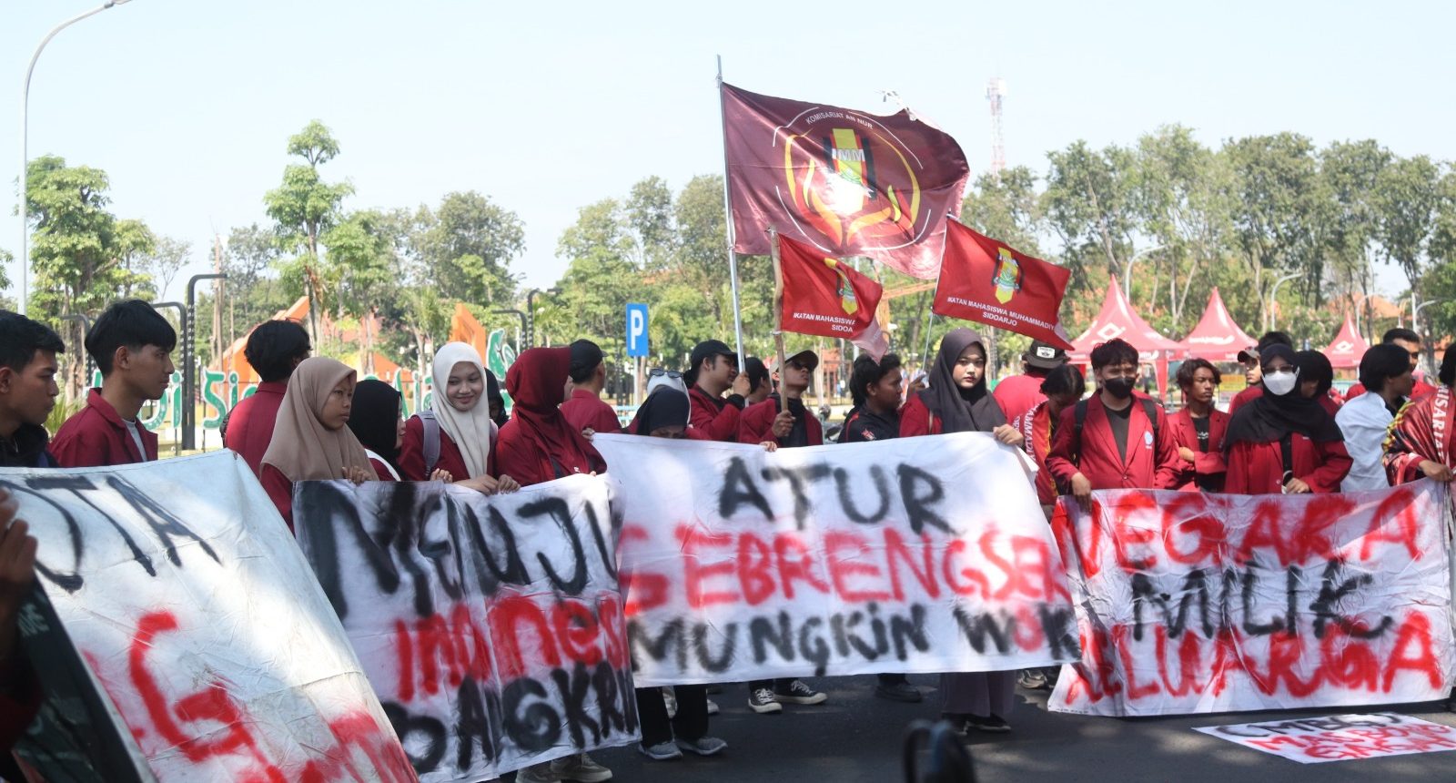 PC IMM Sidoarjo Longmarch ke DPRD Bawa Enam Tuntutan