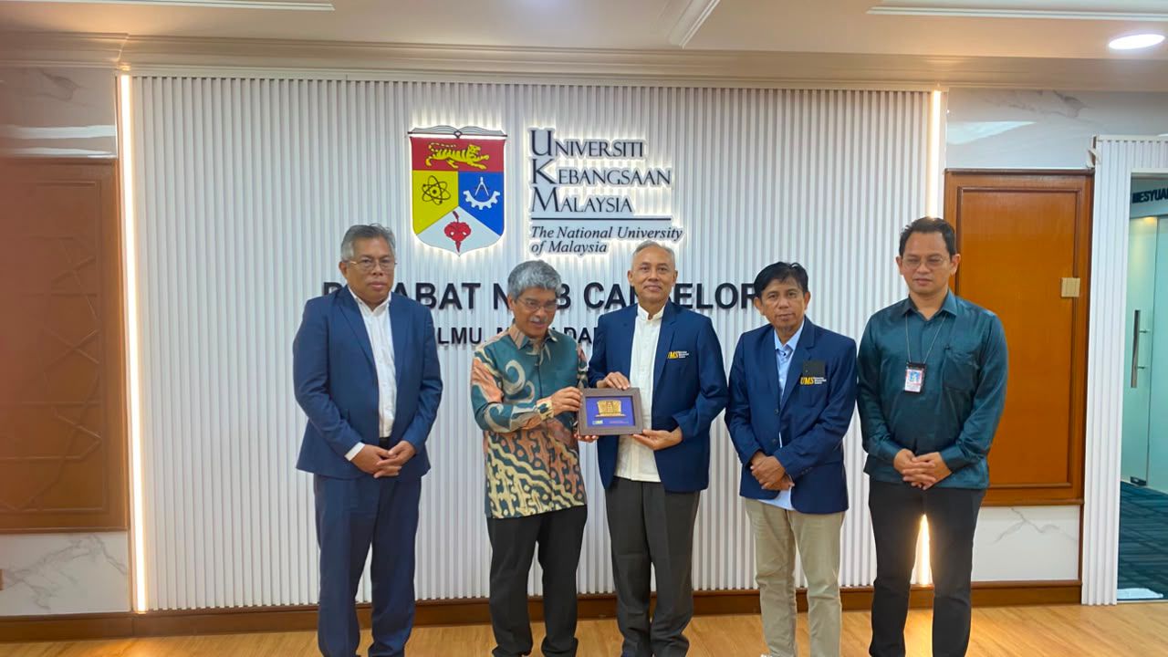 Benchmarking ke UKM, Rektor UMS Perkuat Kolaborasi Internasional untuk Tingkatkan Daya Saing Global