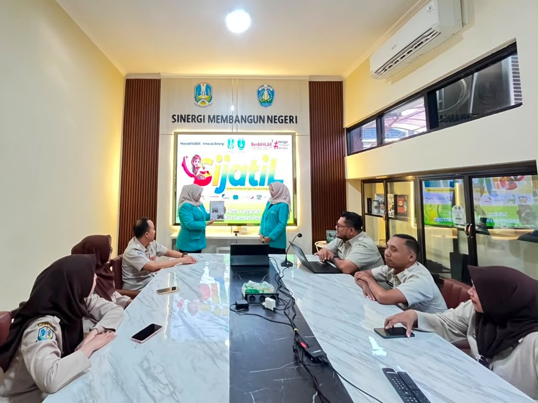 Mahasiswa UMS Dukung Digitalisasi Pelayanan Pajak Kendaraan Bermotor di Ponorogo