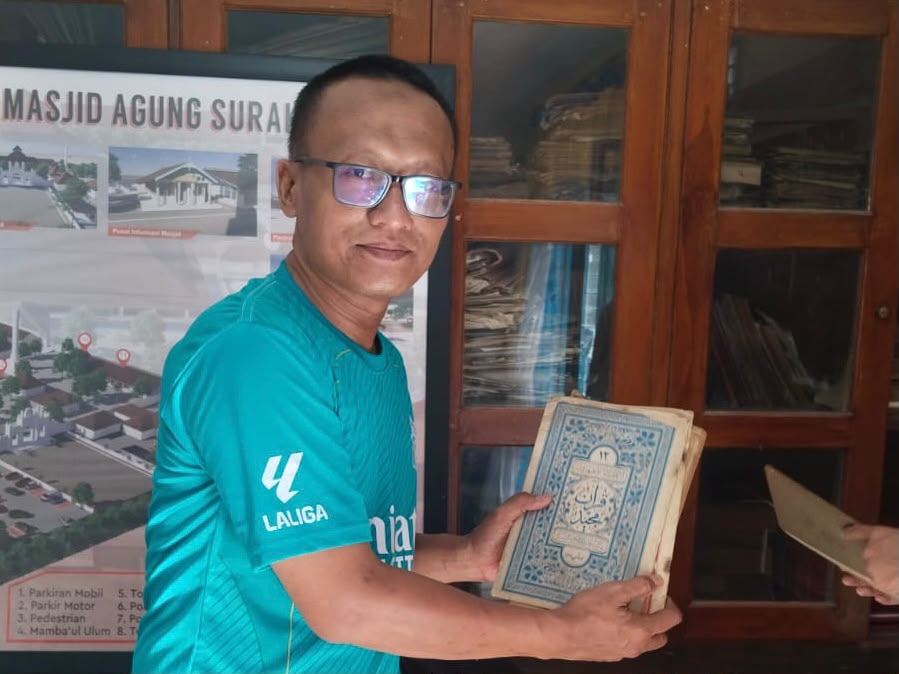 Dosen UMS Temukan Fakta Baru Manuskrip Al-Qur’an Keraton Surakarta Berusia Lebih dari 200 Tahun