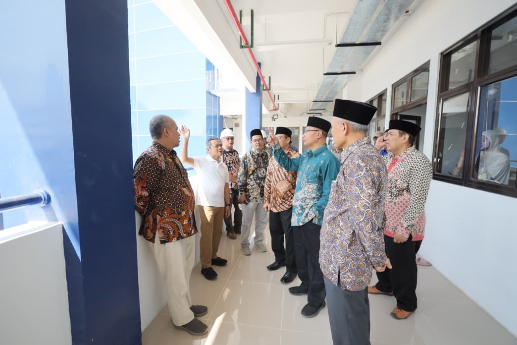 Wamendikdasmen Sempatkan Mampir ke Pondok Hajjah Nuriyah Shabran UMS, Tinjau Progres Pembangunan Gedung Baru