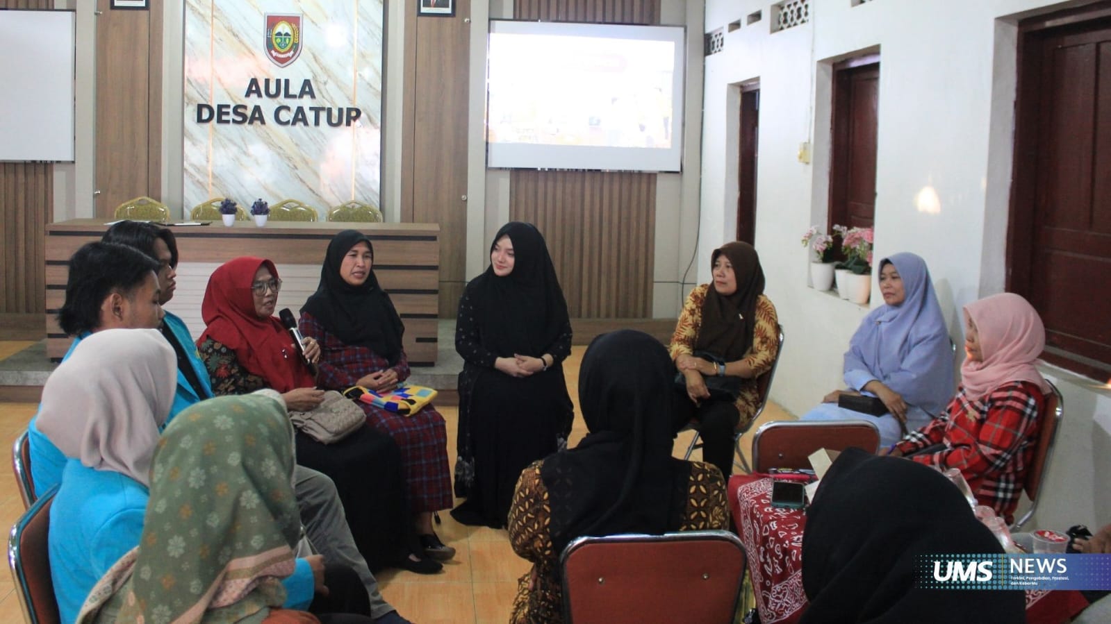 PPK Ormawa PK IMM Al-Ghozali UMS Bekali Ibu PKK Desa Catur Keterampilan Mengelola Stres dalam Keluarga