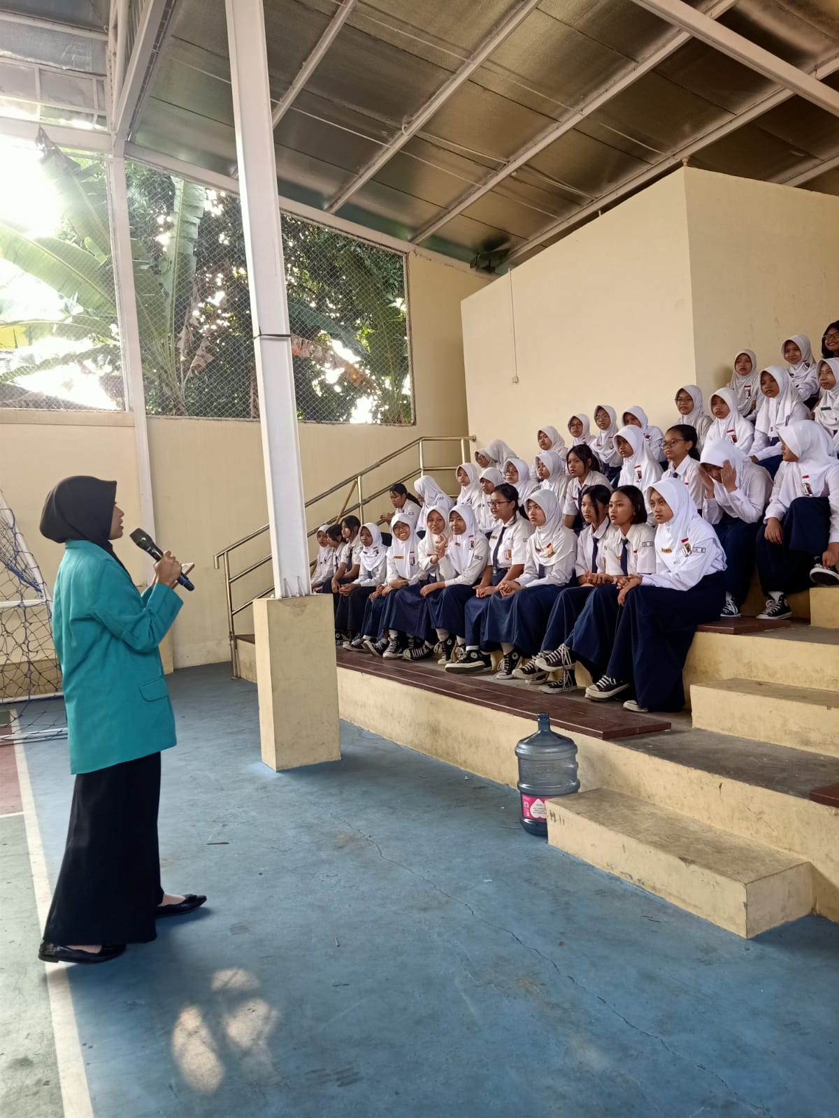 Lewat Metode Interaktif dan Kekinian, Mahasiswa UMS Tanamkan Pendidikan Karakter di SMPN 1 Surakarta
