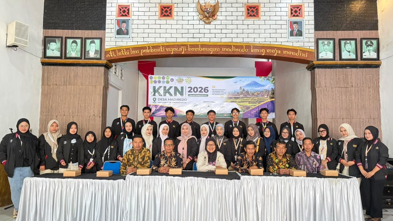 Penerimaan dan Pembukaan KKN Muhammadiyah ’Aisyiyah (KKN MAs) Kelompok 53 dan 54 yang bertempat di Balai Desa Madiredo, Kecamatan Pujon, Kabupaten Malang.