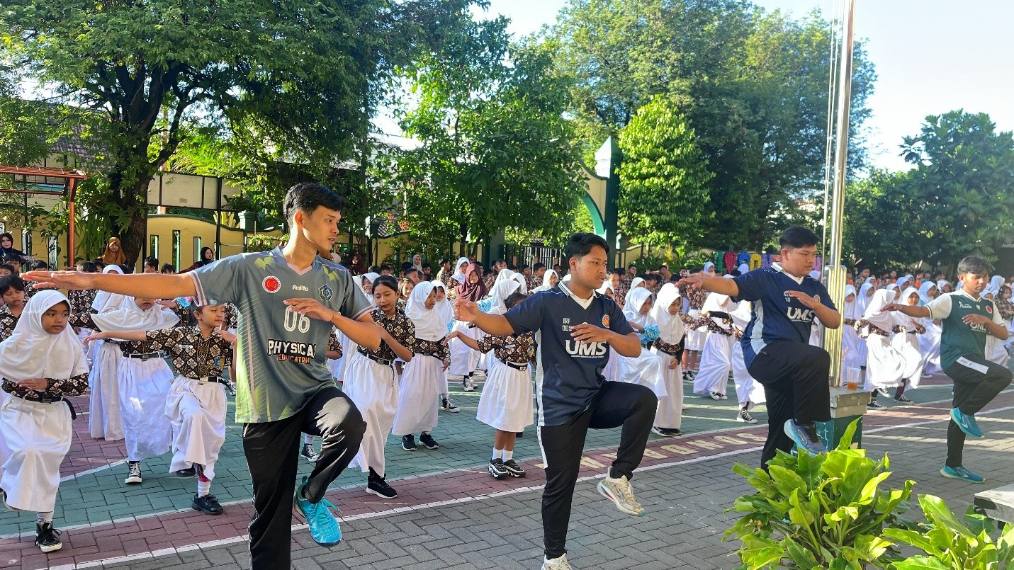 Mahasiswa PLP FKIP UMS Selenggarakan Lomba Dolanan Bocah di SD Negeri Sondakan Semarakkan HAN 2026