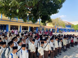 Kirab TPQ ‘Aisyiyah Manafi’ul ‘Ulum Blimbingrejo Meriahkan Maulid Nabi Muhammad SAW dan HUT RI ke-81