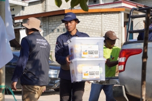 Hapus Air Mata Penyintas, Muhammadiyah Salurkan Bantuan Operasional dan 1.400 Paket Rendangmu