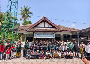 Dari Jalanan ke Pesantren, Bikersmu Chapter Kota Magelang Tebar Ilmu dan Kepedulian