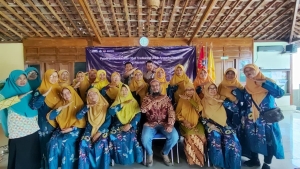 Hadirkan Pakar Internasional, UMS Berdayakan PCA Gatak Lewat Pelatihan Obat Herbal Sambiloto