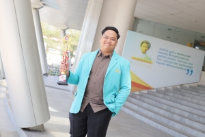 Mahasiswa Geografi UMS Hian Risnandar Jadi Pemuda Pelopor Karanganyar, Dorong Pemerataan Pendidikan Desa